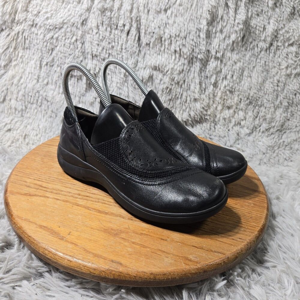 Aravon By New Balance Black Flats Womens Size 7AA Genuine Leather Slip On Flats